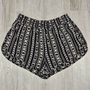Forever 21 Tribal Print Black and Beige Elastic Pull-On Shorts - Size XS